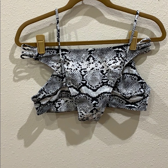 Bikini - Picture 2 of 6